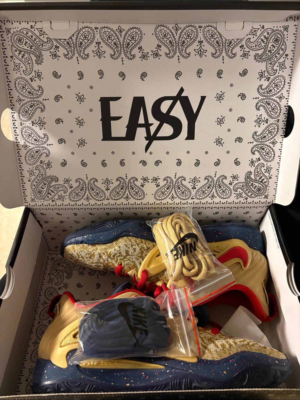 KD15 Basketball Shoes - Gold - Picture 3 of 16